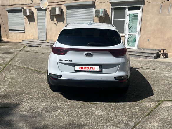 2021 Kia Sportage IV Рестайлинг, белый, 2190000 рублей - вид 4