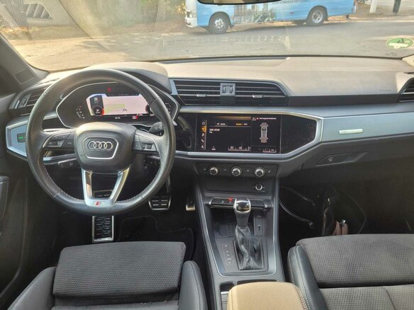 2019 Audi Q3 35 TDI II (F3), серый, 3499000 рублей - вид 4