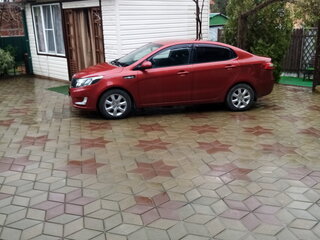 2014 Kia Rio 6-speed III, красный, 950000 рублей, вид 5