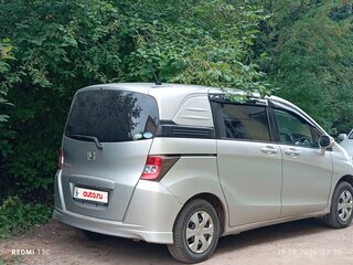 2011 Honda Freed Spike I Рестайлинг, серебристый, 1500000 рублей, вид 2