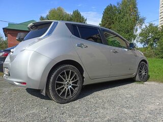 2012 Nissan Leaf I (ZE0/AZE0), серый, 750000 рублей, вид 4