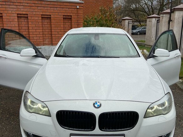 2011 BMW 5 серии 530d xDrive VI (F10/F11/F07), белый - вид 2