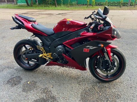2007 Yamaha YZF-R1, красный, 710000 рублей, вид 4
