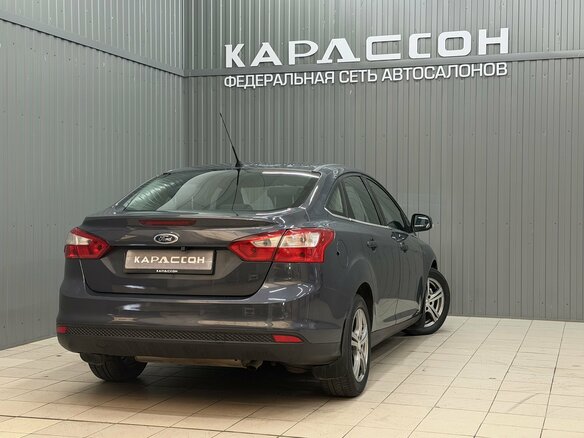 2011 Ford Focus III, серый - вид 1