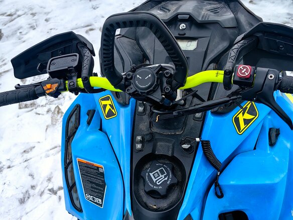 2018 BRP Ski-Doo Summit 850, синий, 1280000 рублей - вид 6