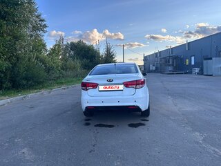 2016 Kia Rio III Рестайлинг, белый, 409000 рублей, вид 3