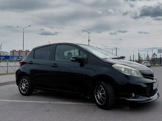 2012 Toyota Vitz III (XP130), чёрный, 800000 рублей, вид 4