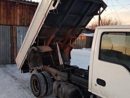 2002 Nissan Atlas, белый, 1350000 рублей, вид 3
