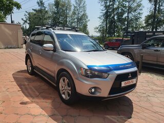 2010 Mitsubishi Outlander II Рестайлинг, серебристый, 1450000 рублей, вид 3
