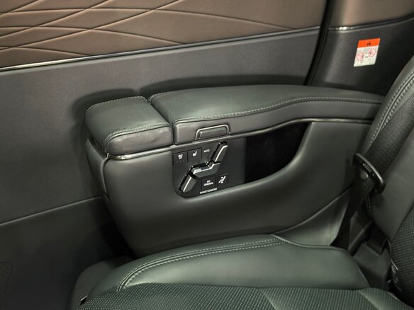 2023 Toyota Alphard IV, чёрный - вид 24