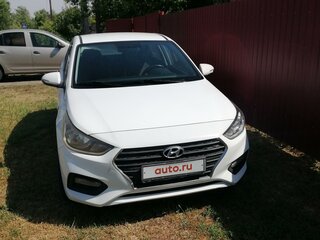 2017 Hyundai Solaris II, белый, 850000 рублей, вид 4