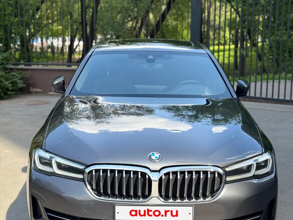2020 BMW 5 серии 530i xDrive VII (G30/G31/G38) Рестайлинг, серый, 4500000 рублей - вид 1