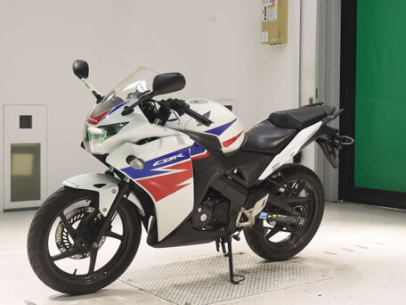2015 Honda CBR 125R, белый, 410000 рублей, вид 4