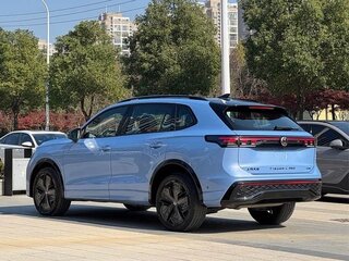 2025 Volkswagen Tiguan L Pro III (China Market), голубой, 4330000 рублей, вид 4