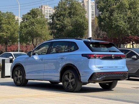 2025 Volkswagen Tiguan L Pro III (China Market), голубой, 4330000 рублей, вид 4