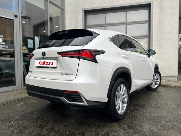 2019 Lexus NX 300h I Рестайлинг, белый, 4100000 рублей - вид 2