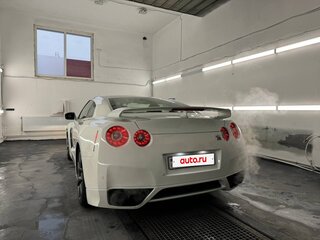 2009 Nissan GT-R I, белый, 5700000 рублей, вид 4