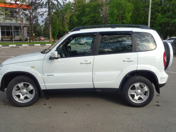 2012 Chevrolet Niva I Рестайлинг, белый - вид 3