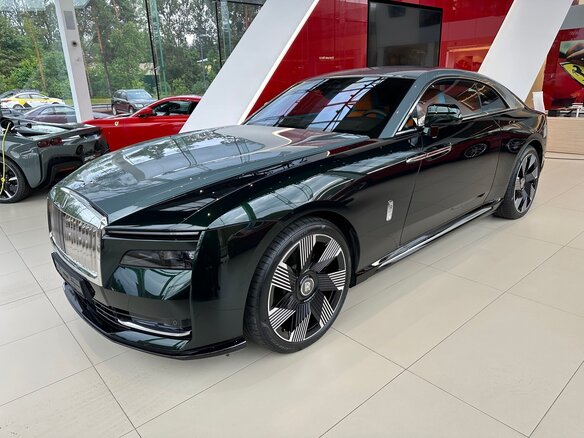 2024 Rolls-Royce Spectre I (Series I), зелёный, 40000000 рублей - вид 4
