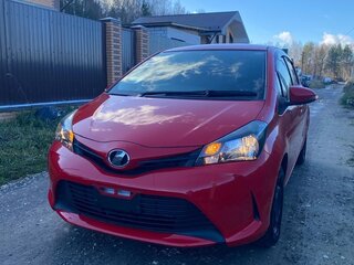 2014 Toyota Vitz III (XP130) Рестайлинг, красный, 1200000 рублей, вид 3