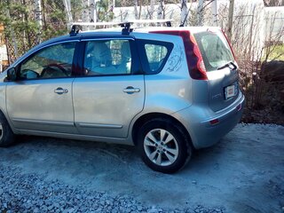 2012 Nissan Note I Рестайлинг, серебристый, 850000 рублей, вид 3