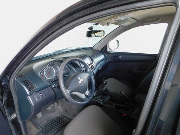 2014 Mitsubishi L200 IV, чёрный - вид 18