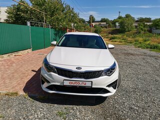 2019 Kia Optima IV Рестайлинг, белый, 2050000 рублей, вид 4