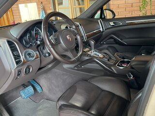 2011 Porsche Cayenne Turbo II (958), белый, 2400000 рублей, вид 4