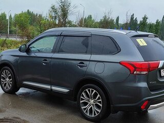 2015 Mitsubishi Outlander III Рестайлинг 2, серый, 2100000 рублей, вид 3