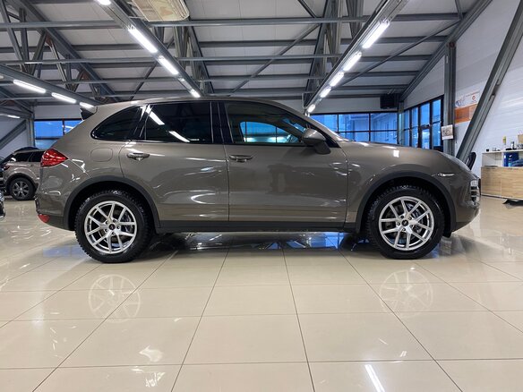 2012 Porsche Cayenne Diesel II (958), коричневый - вид 7
