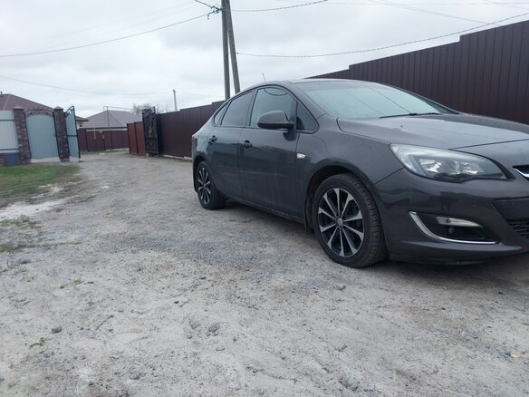 2012 Opel Astra J Рестайлинг, серый, 1350000 рублей