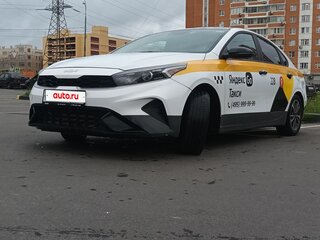 2022 Kia Cerato IV Рестайлинг, чёрный, 1670000 рублей, вид 3