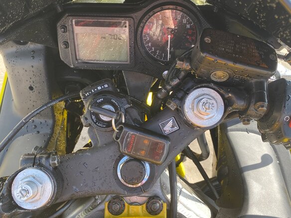 2002 Honda CBR 600F, жёлтый, 400000 рублей - вид 9