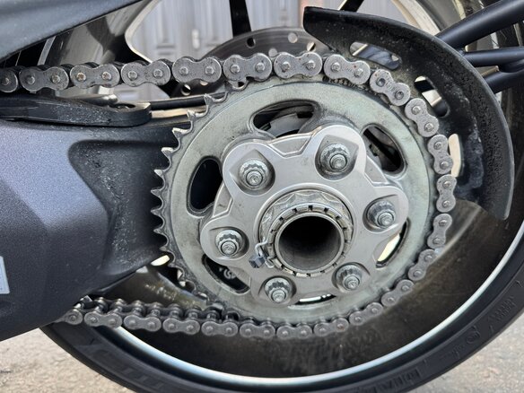 2011 Ducati Diavel Carbon, красный, 1200000 рублей - вид 6