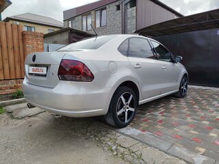 2014 Volkswagen Polo V, серебристый, 800000 рублей, вид 2