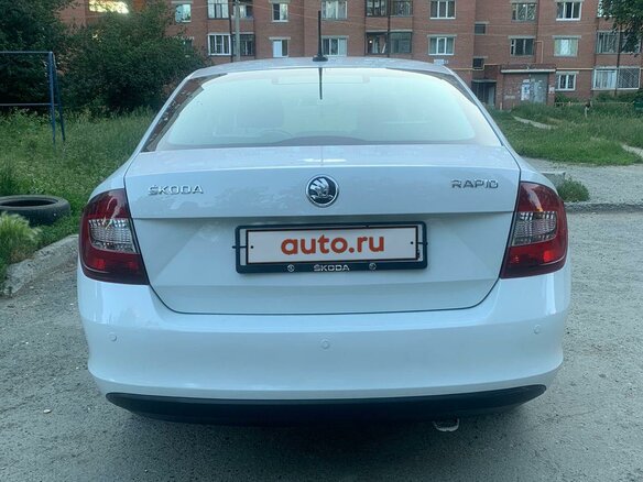 2019 Skoda Rapid I Рестайлинг, белый, 1200000 рублей - вид 3