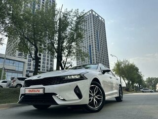 2020 Kia K5 III, белый, 2250000 рублей, вид 1