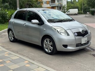 2005 Toyota Vitz II (XP90), серебристый, 520000 рублей, вид 1