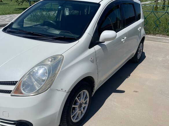 2007 Nissan Note I, белый, 720000 рублей