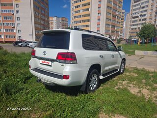 2016 Toyota Land Cruiser 200 Series Рестайлинг 2, белый, 8500000 рублей, вид 5