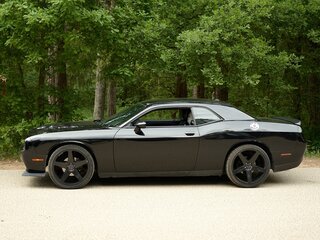 2016 Dodge Challenger III Рестайлинг 2, чёрный, 3600000 рублей, вид 4