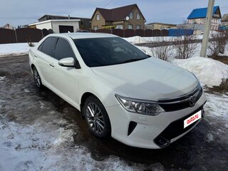 2016 Toyota Camry VII (XV50) Рестайлинг, белый, 2000000 рублей, вид 2