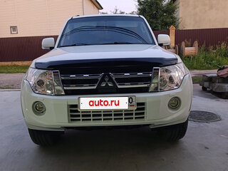 2011 Mitsubishi Pajero IV Рестайлинг 1, белый, 2200000 рублей, вид 2