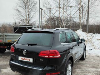 2013 Volkswagen Touareg II, чёрный, 2500000 рублей, вид 4