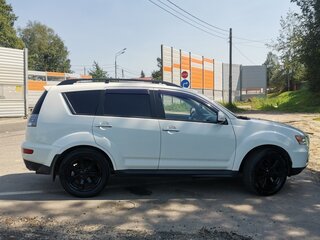 2011 Mitsubishi Outlander II Рестайлинг, белый, 1050000 рублей, вид 5