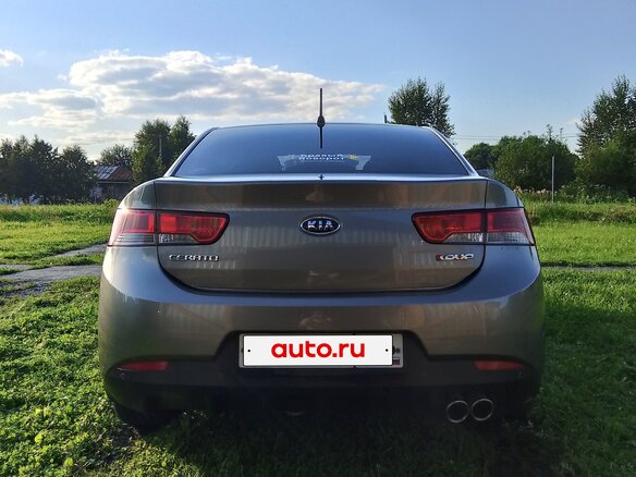 2010 Kia Cerato Koup II, серый, 900000 рублей - вид 2