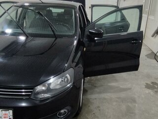 2015 Volkswagen Polo V Рестайлинг, чёрный, 1050000 рублей, вид 3