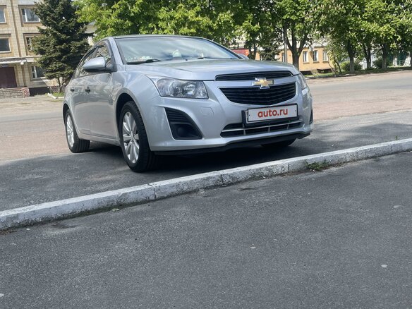 2013 Chevrolet Cruze I Рестайлинг, серебристый, 840000 рублей - вид 2
