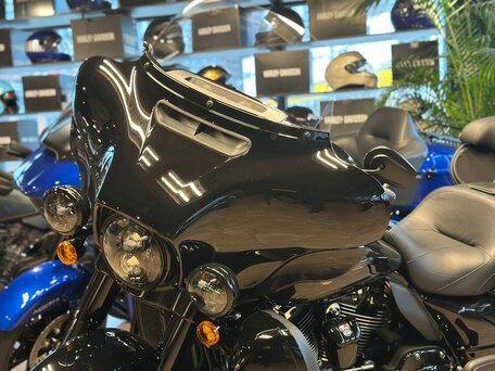 2024 Harley-Davidson Ultra Limited, чёрный, 3990000 рублей, вид 2