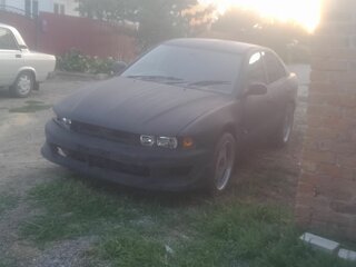 1999 Mitsubishi Galant VIII Рестайлинг, чёрный, 400000 рублей, вид 3
